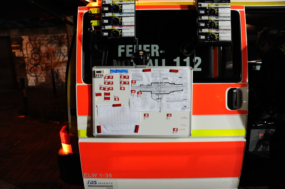 Sonderfall: Zentrale Atemschutzüberwachung - Feuer in Hochhaus, U-Bahn etc. (Beispiel Feuerwehr Düsseldorf) - Foto: truckenmueller.de