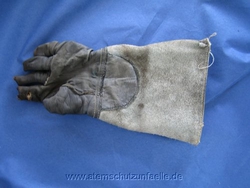 Geschrumpfter Lederhandschuh nach EN 659:1996